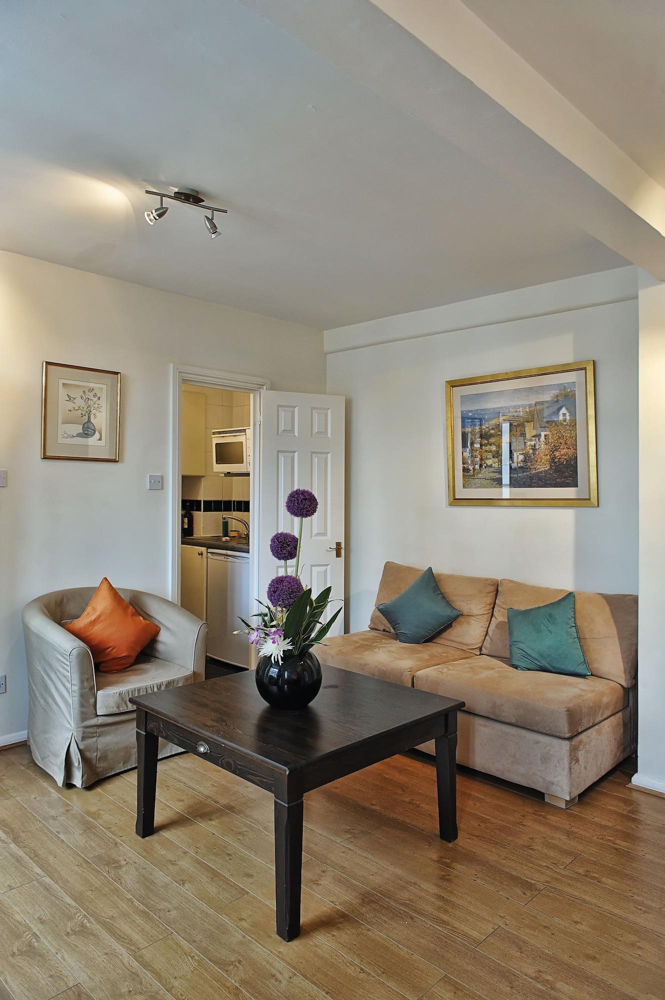Chelsea Cloisters Serviced Londra