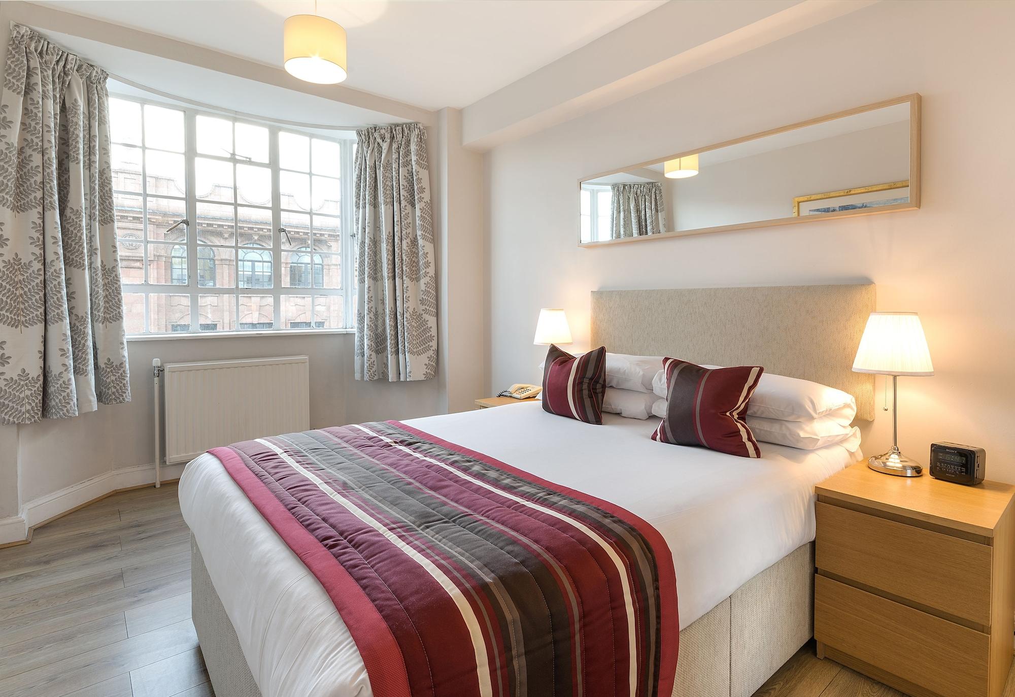 Апартаменты The Chelsea Cloisters Serviced