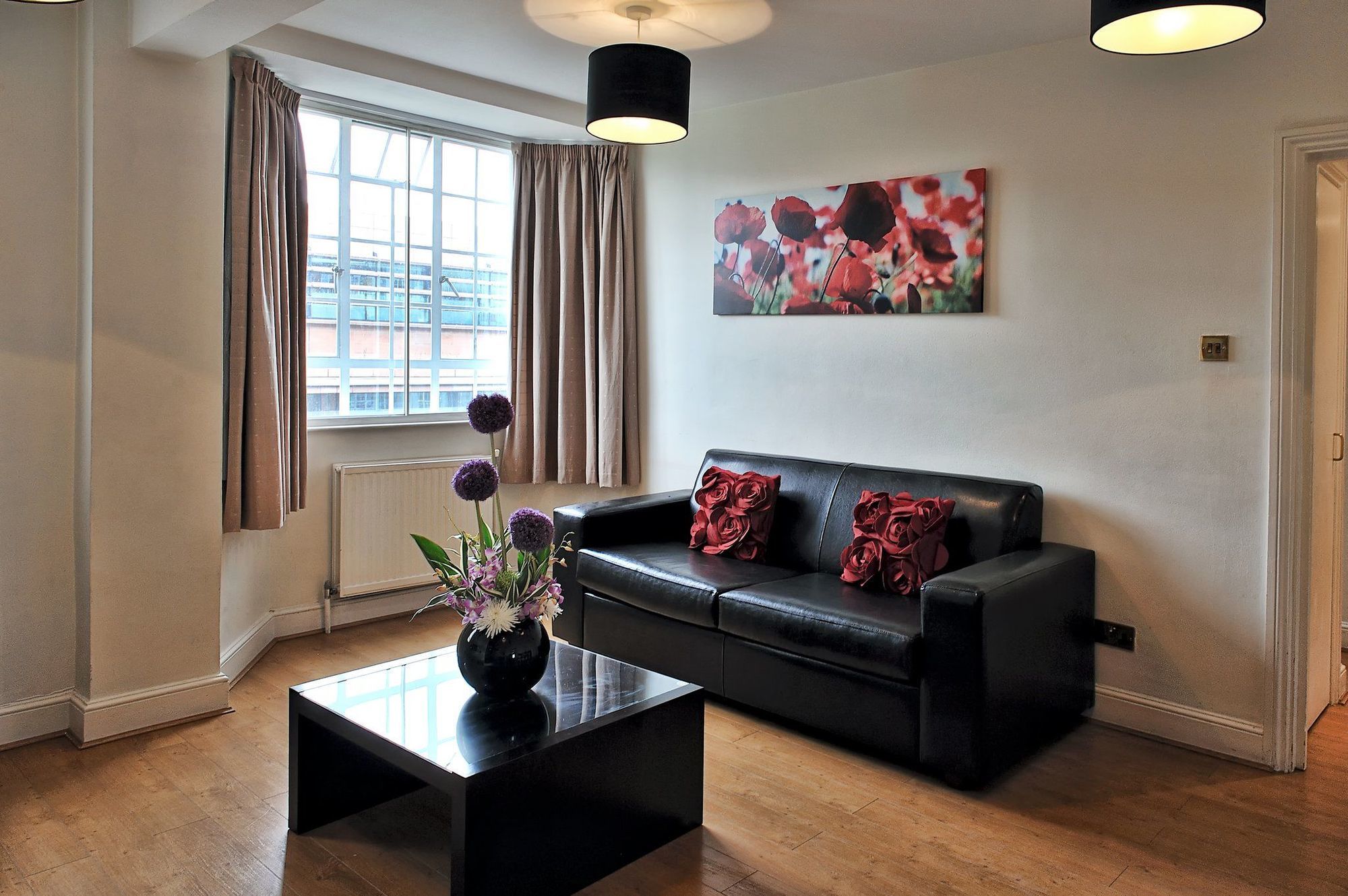Апартаменты The Chelsea Cloisters Serviced